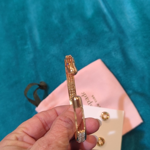 Kate Spade earrings and bracelet and dust bag - Picture 5 of 7